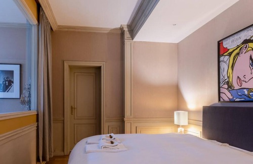 Ixelles Apartment | Louise Royal Residence