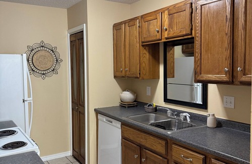 Russellville House | Louisville House: Charming 3-bedroom house in Russellville with Wi-Fi and AC