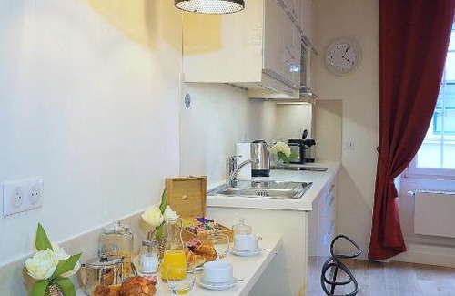 Vivienne Apartment | Louvre Opera Classic ChicSuites