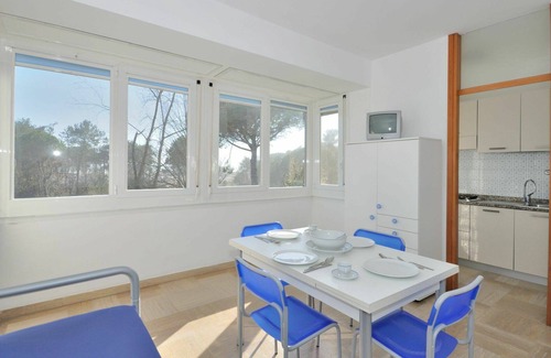 Bibione Pineda Apartment | Lovely apartment for 4 people with A/C, TV, pets allowed and parking