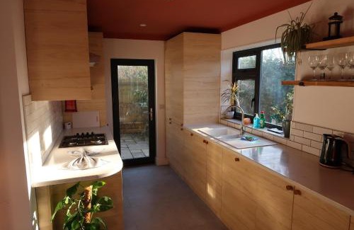 Lancing House | Lovable Lancing with Garden Parking