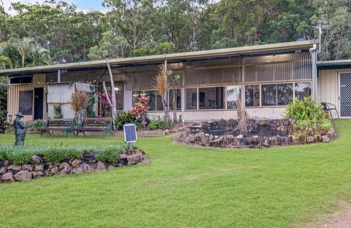 Bondoola House | Love is Everywhere when we look through the lens of the heart.