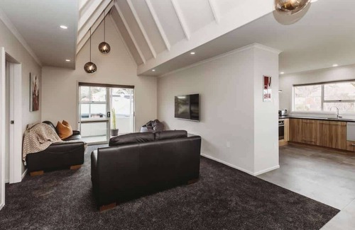 New Plymouth House | Love It on Lemon in New Plymouth