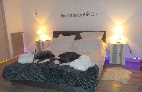 Castels Bed & Breakfast | 💕 𝙇𝒐𝙫𝒆 𝑹𝙤𝒐𝙢 𝙍𝒐𝙢𝒂𝙣𝒕𝙞𝒒𝙪𝒆, 𝙋𝒆́𝙧𝒊𝙜𝒐𝙧𝒅 &#x1d