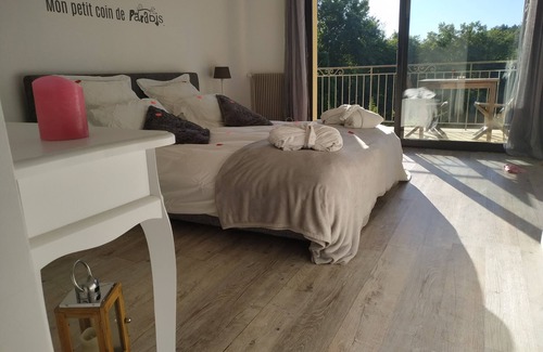 Castels Bed & Breakfast | 💕 𝙇𝒐𝙫𝒆 𝑹𝙤𝒐𝙢 𝙍𝒐𝙢𝒂𝙣𝒕𝙞𝒒𝙪𝒆, 𝙋𝒆́𝙧𝒊𝙜𝒐𝙧𝒅 &#x1d