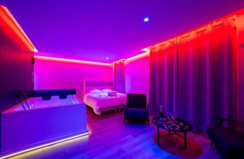 La Riche Apartment | LOVE ROOM SAUNA,JACCUZZI Netflix Tours