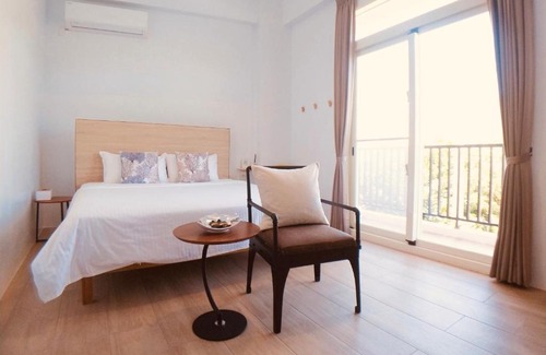 Sail Rock Beach House | Love Summer B&B
