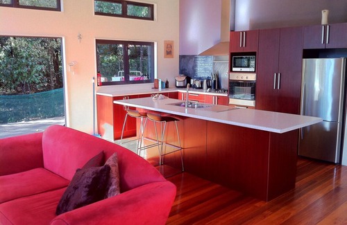 Ostend House | Love Waiheke - The perfect island getaway