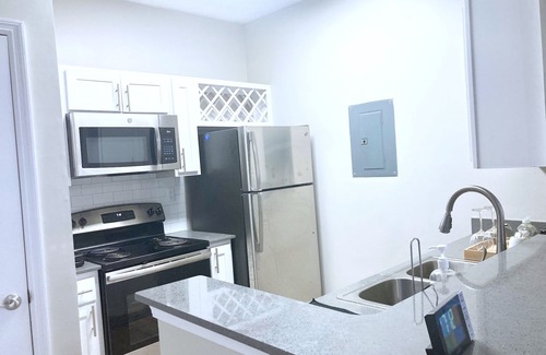 Dunwoody Apartment | Lovely 1 Bed Room unit with Free Parking