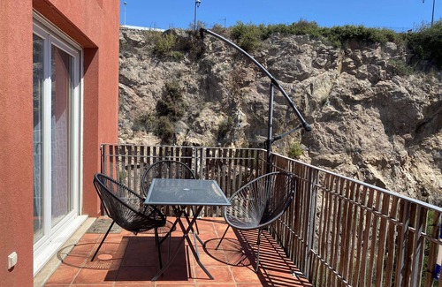 Balaruc-les-Bains Apartment | Lovely 1-Bedroom Apartment with Terrace and Garage in Balaruc-les-Bains