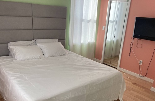 North Side Apartment | Lovely 1 Bedroom Apartment & Tesla Ride
