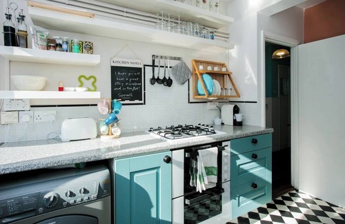 Canonbury Apartment | Lovely 1 Bedroom Apartment with Balcony in Dalston