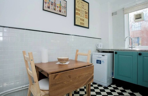 Canonbury Apartment | Lovely 1 Bedroom Apartment with Balcony in Dalston