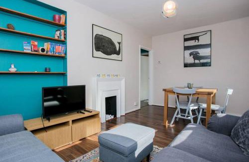 Canonbury Apartment | Lovely 1 Bedroom Apartment w/Balcony in Dalston