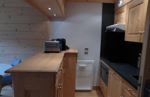Meribel Centre Apartment | Lovely 1-bedroom apt in Méribel, terrace, ski nearby, 5 guests, WiFi