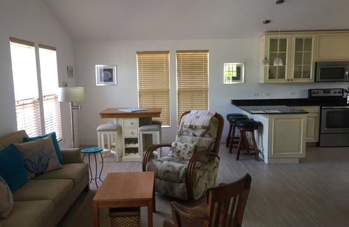 Jensen Beach House | Lovely 1 Bedroom House on the Indian River Waterway in Jen. Bch.