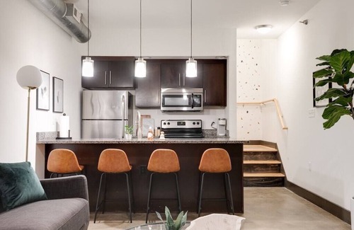 Jackson Ward Apartment | Lovely 1-Bedroom Loft with Free Parking and Wifi
