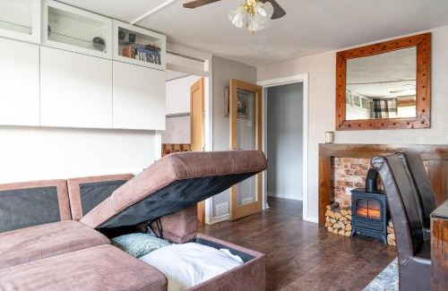 North West Apartment | Lovely 1-bedroom property with balcony in West end