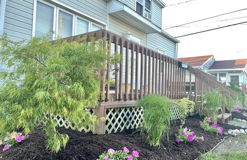 Brigantine House | Lovely 1 bedroom + queen sofa in Lvrm 1 1/2 blocks from beach.
