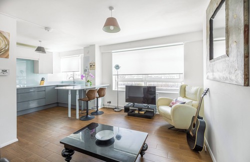Camden Town with Primrose Hill Apartment | Lovely 1 Bedroom Serviced Apartment in Camden