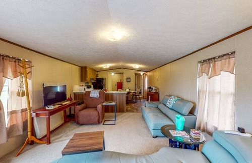 Summerfield Cottage | Lovely 15380 Charming Countryside Retreat, Firepit