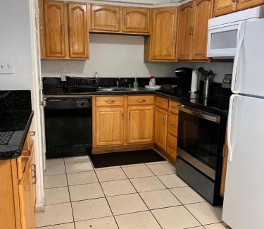 Fresno Apartment | Lovely 1bed,1bath condo with free parking