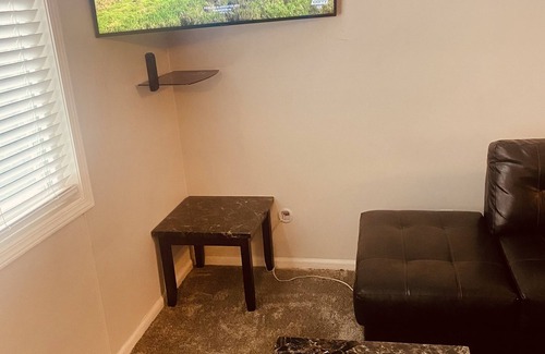 Clarkston Apartment | Lovely 1bedroom loft with free parking on premises