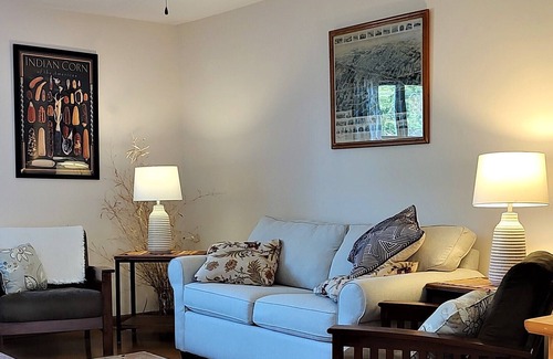 Cape May Court House Apartment | Lovely 2 bedroom apartment in Historic area of Cape May Court House , N.J.