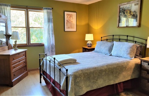 Cape May Court House Apartment | Lovely 2 bedroom apartment in Historic area of Cape May Court House , N.J.