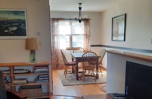 Cape May Court House Apartment | Lovely 2 bedroom apartment in Historic area of Cape May Court House , N.J.