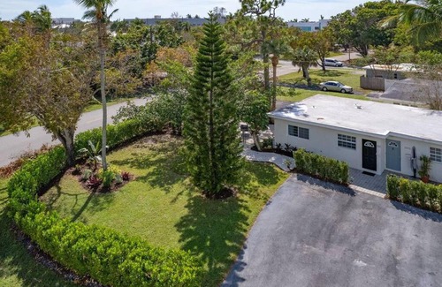 Lake Park House | Lovely 2-Bdr w/Patio, Lake Park!
