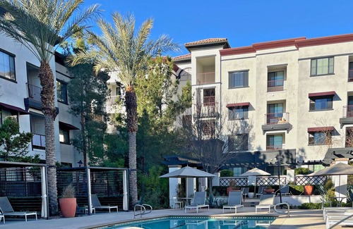 Rhodes Ranch Apartment | Lovely 2 Bed 2 Bath With Pool
