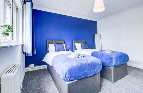 Lancing Apartment | Lovely 2 Bed apartment Near The sea