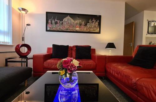 Castlefield Apartment | Lovely 2-bed Apt+Wi-Fi+Parking.