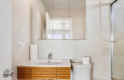 Malibu Apartment | Lovely 2 Bed Condo in heart of Malibu / Sea Views