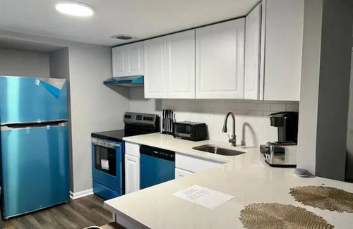 Clifton Heights House | Lovely 2-Bedroom with Garage Parking