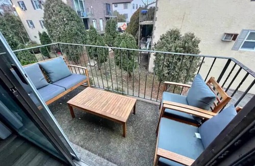 Clifton Heights House | Lovely 2-Bedroom with Garage Parking