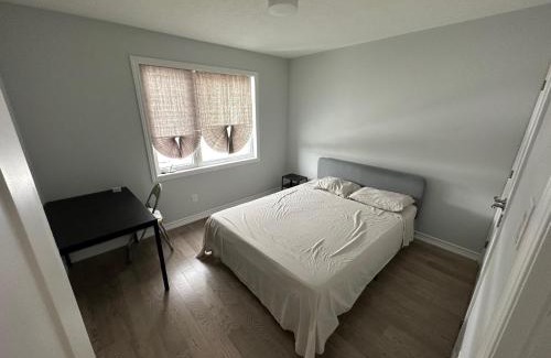 Ottawa Division House | Lovely 2 bedroom 2 bath