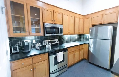 Central Office Apartment | Lovely 2 bedroom (2A) unit with free parking.