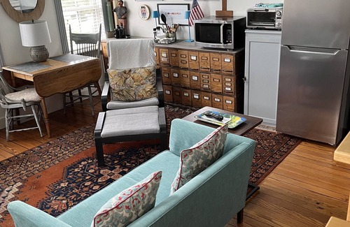 Chestertown Apartment | Lovely 2 bedroom and loft apartment with AC, WiFi overlooking the Chester River