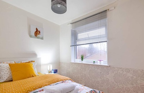 Belle Vue Apartment | Lovely 2 Bedroom Apartment with fireplace