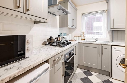 Belle Vue Apartment | Lovely 2 Bedroom Apartment with fireplace