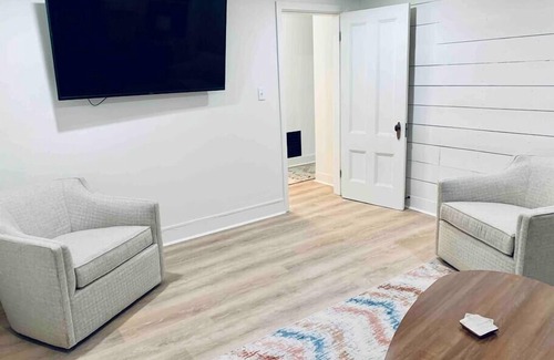 Augusta Apartment | Lovely 2 bedroom apartment in the heart of Augusta
