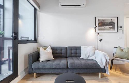 Cremorne Apartment | Lovely 2 bedroom apt with views to South Yarra - 03178
