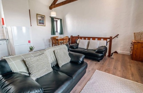 Widemouth Bay House | Lovely 2 Bedroom Coastal Cottage near Bude