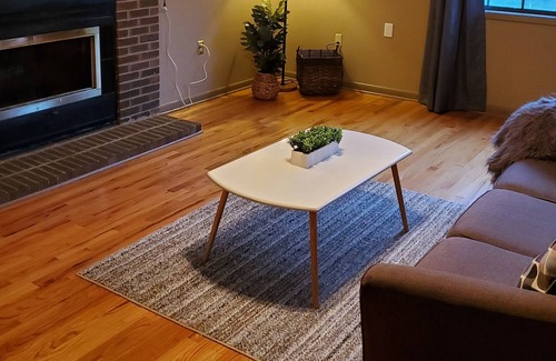 Kingsport House | Lovely 2 Bedroom Condo Near Downtown & Golf