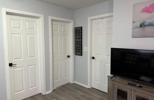 East Kootenay Apartment | Lovely 2 bedroom condo, 2 minute walk fr downtown