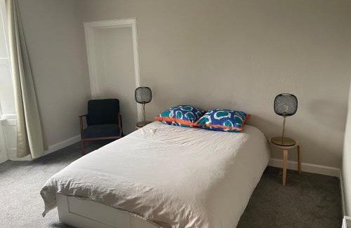 Burntisland Apartment | Lovely 2 bedroom condo in Burntisland, Fife