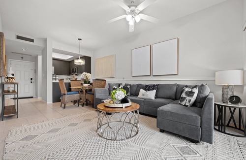 Central Naples Condo | Lovely 2 Bedroom Condo with Pool & Tennis Courts