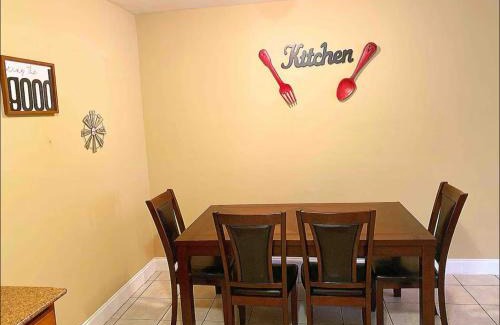 Sunrise Apartment | Lovely 2 Bedroom Condo With Free Parking & Wifi!
